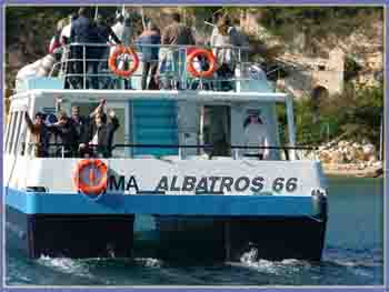 Visit the calanques By Boat from Marseille to Cassis